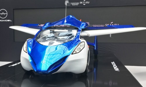 AeroMobil unveils futuristic flying car, plans to launch by 2017